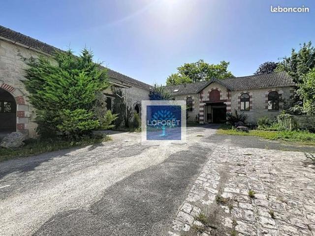 Maison 22 pièces 541 m²