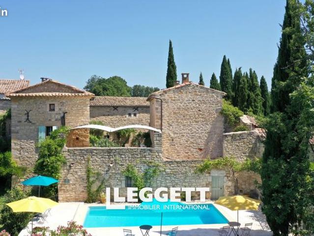 Maison 22 pièces 548 m²