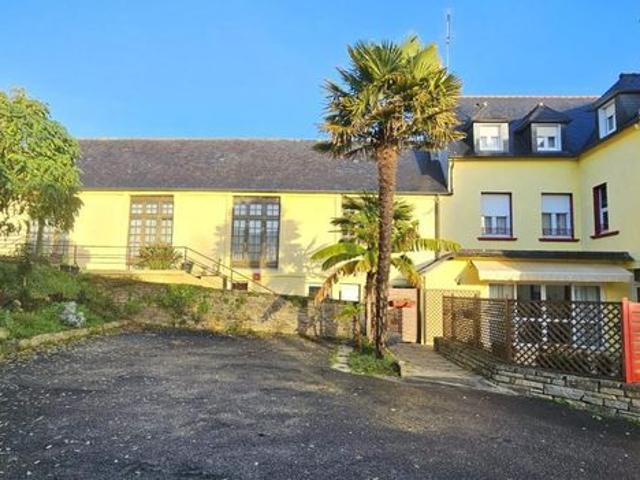 Maison 22 pièces 676 m²