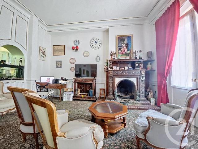 Maison 22 pièces 610 m²