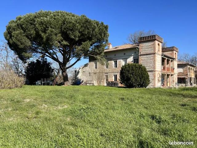Maison 22 pièces 706 m²