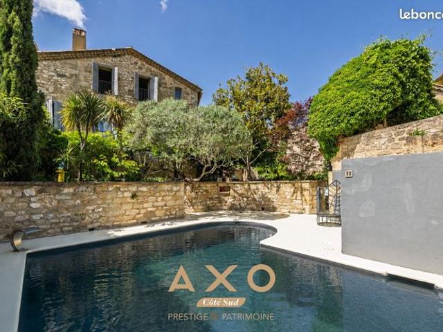 Maison 22 pièces 804 m²