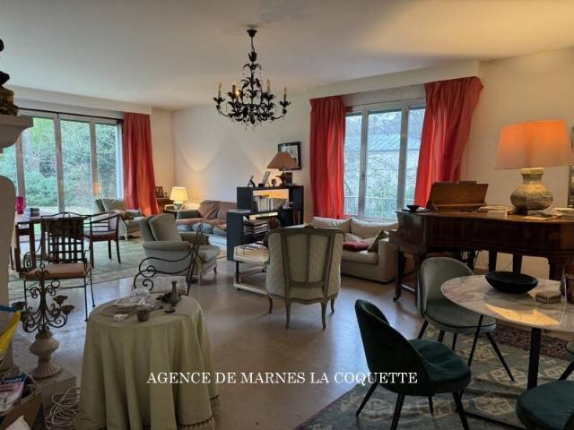 Maison 234 m2 Marnes la Coquette
