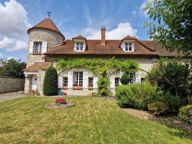 Maison 235 m2 Dammartin en Serve