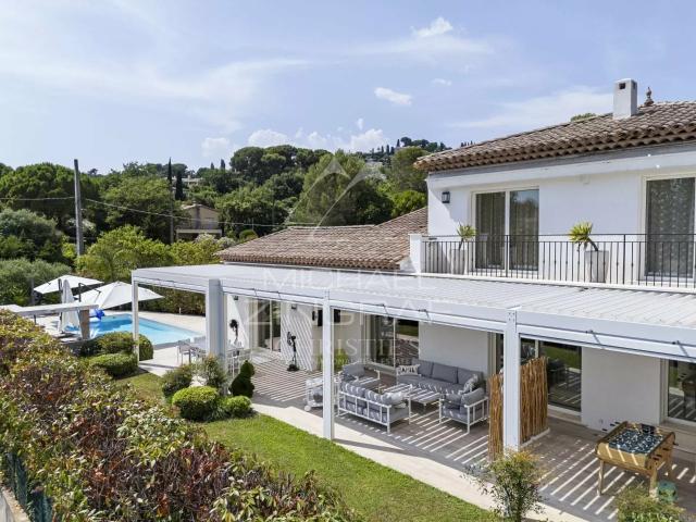 Maison 235 m²
