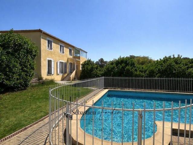 Maison 236 m2 Bouc Bel Air