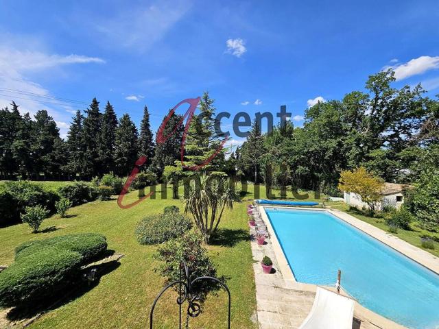 Maison 232 m2 Caumont sur Durance