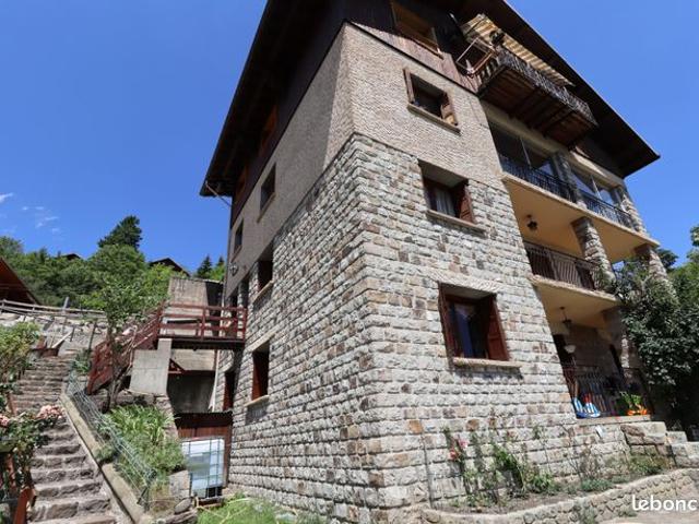 Maison 23 pièces 368 m²