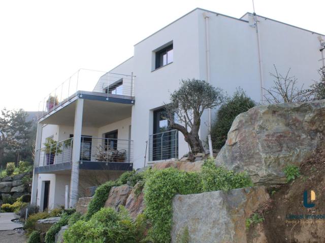 Maison 8 pièces 244 m²