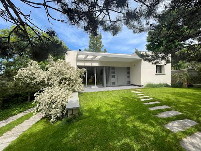 Maison contemporaine avec jardin et terrasse