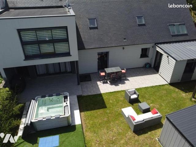 Maison 245 m² TOURLAVILLE
