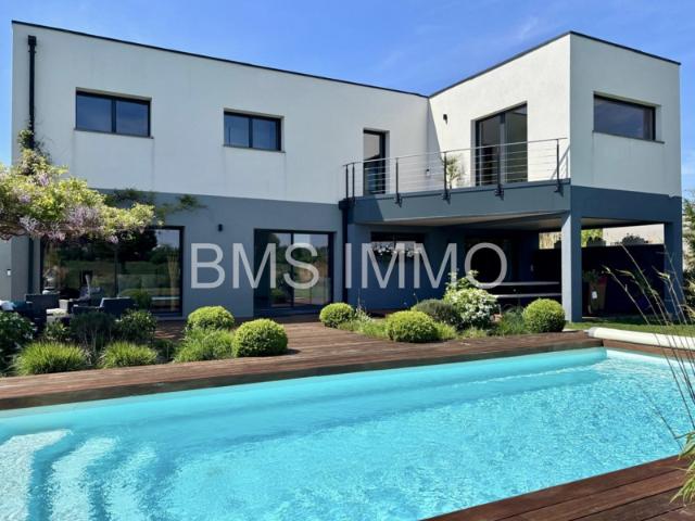 Maison 245m2 habitables Vue imprenable sur le Golf