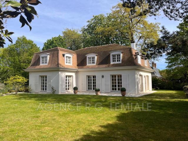 Maison 247 m2 8 pièces