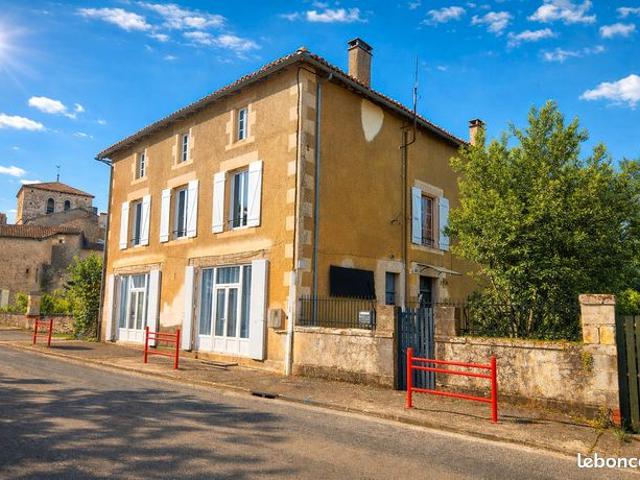 Maison 9 pièces 247 m²