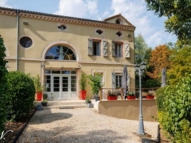 Maison avec piscine et jardin