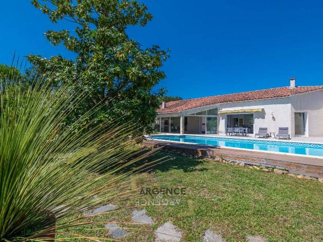 Maison 240 m2 Saint Clement de Riviere
