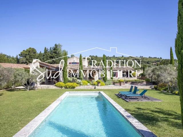 Maison 240 m²
