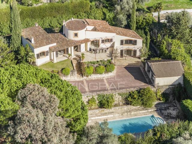 Maison 240 m²