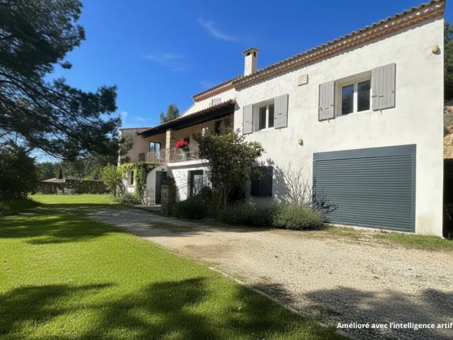 Maison 240m² avec terrain de 3000m² avec T3 indépendant 241m² Pélissanne