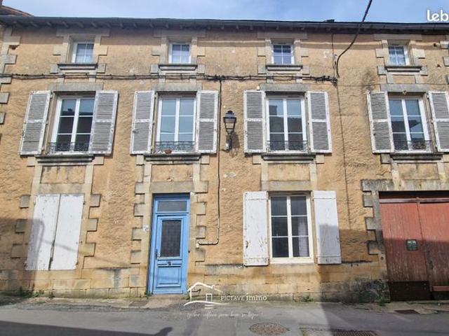 Maison 243 m² Lusignan