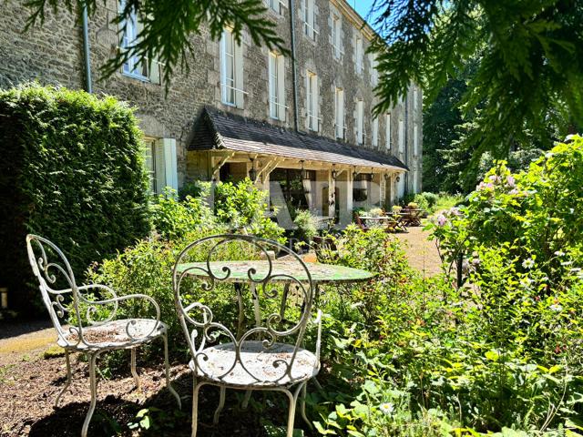 Maison 24 pièces 1 020 m²