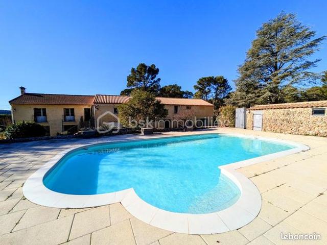 Maison 24 pièces 760 m²