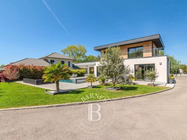 Maison 254 m2 Publier
