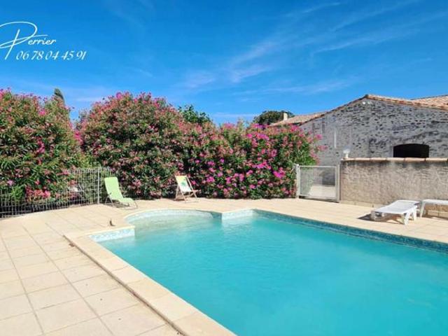 Maison 259 m2, Dépendance 74 m², Abri 70m², Piscine, Terrain 3000m²