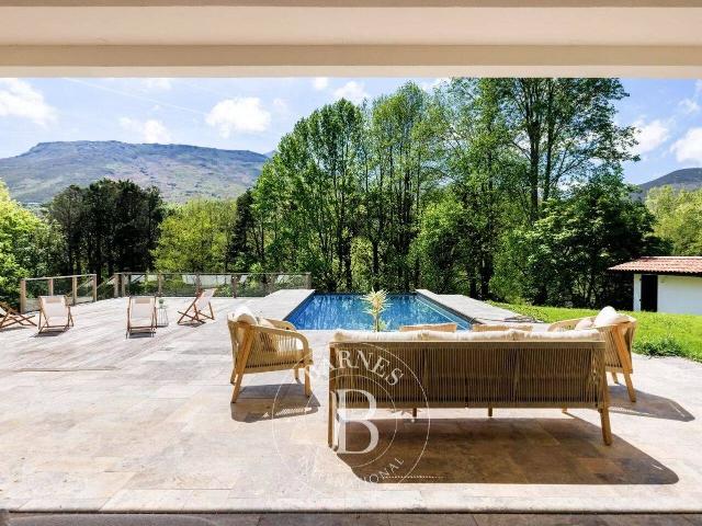 Maison 250 m2 Ascain