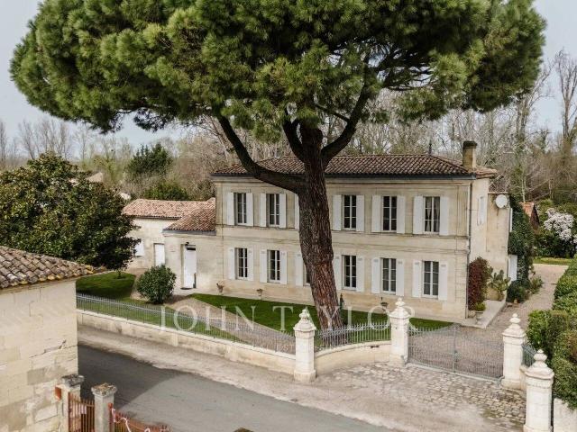 Maison 250 m2 Izon