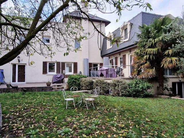Maison 250 m2 8 pièces