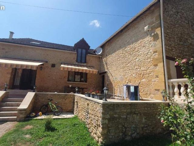 Maison 25 pièces 400 m²
