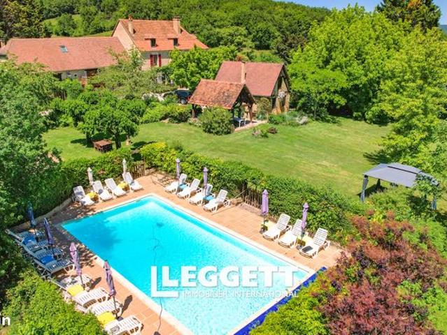 Maison 25 pièces 560 m²