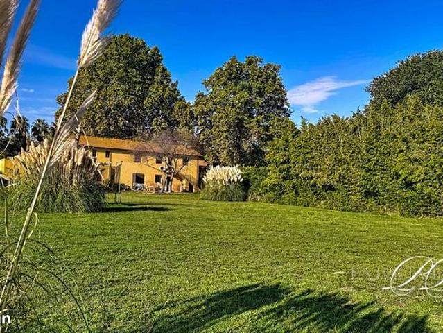 Maison 25 pièces 600 m²