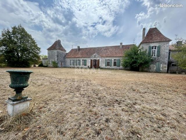Maison 25 pièces 627 m²