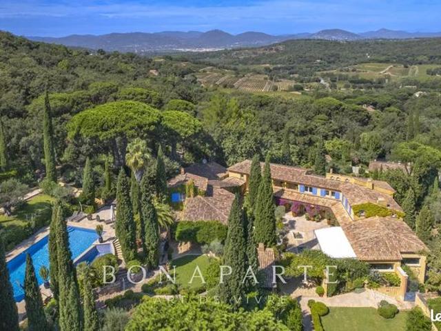 Maison 25 pièces 753 m²
