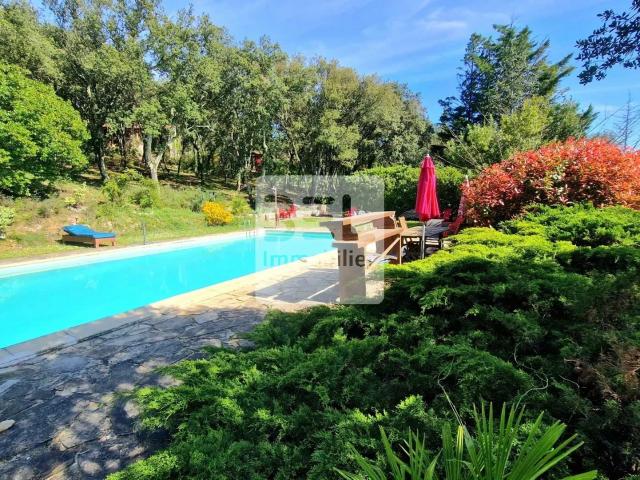 Maison 25 pièces 750 m²