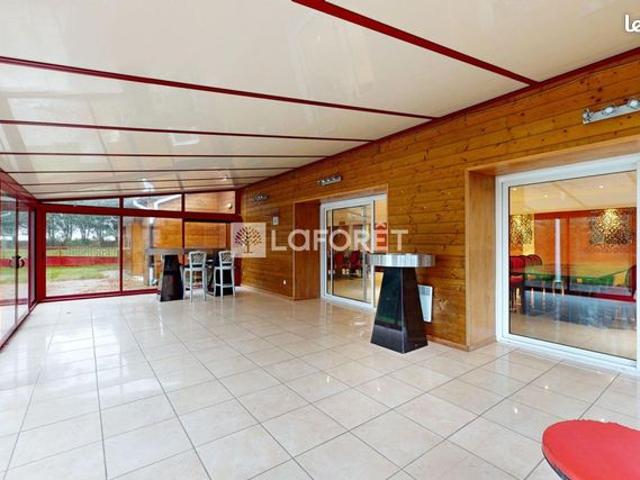 Maison 25 pièces 895 m²
