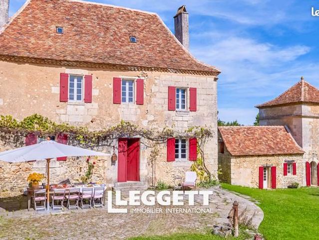 Maison 25 pièces 810 m²