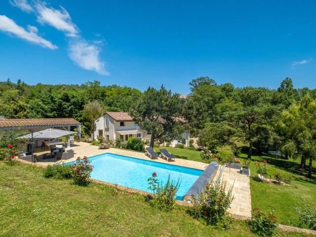 Maison 265 m2 St Cyr Au Mont d Or