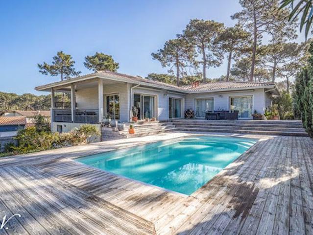 Maison en bord de mer avec jardin