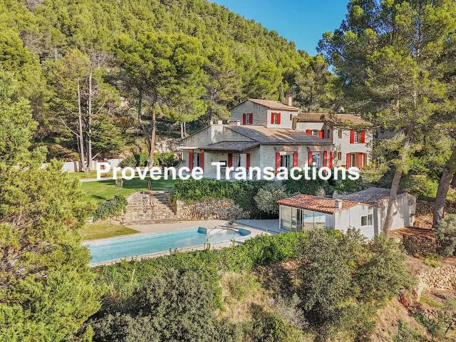 Maison 260 m²