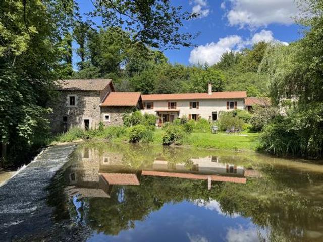Maison 261 m2 confolens