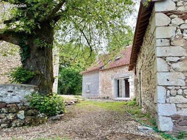 Maison 261 m² Maire