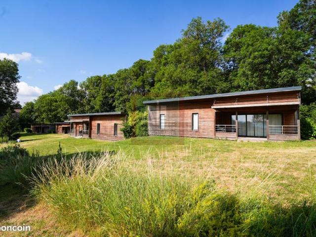 Maison 26 pièces 420 m²