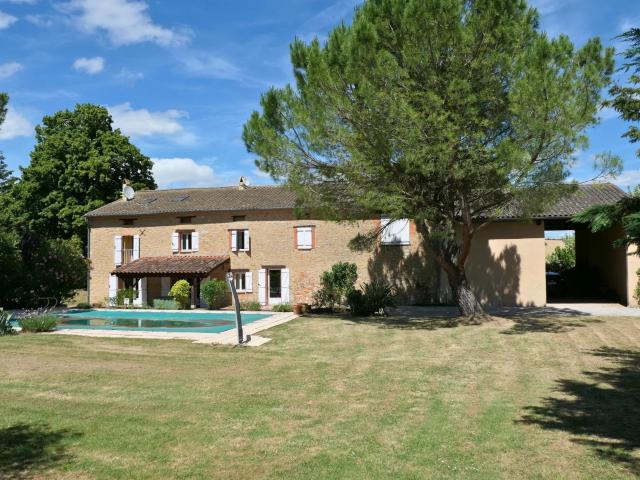 Maison 274 m²