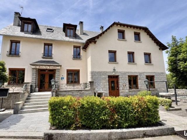 Maison 27 pièces 645 m²