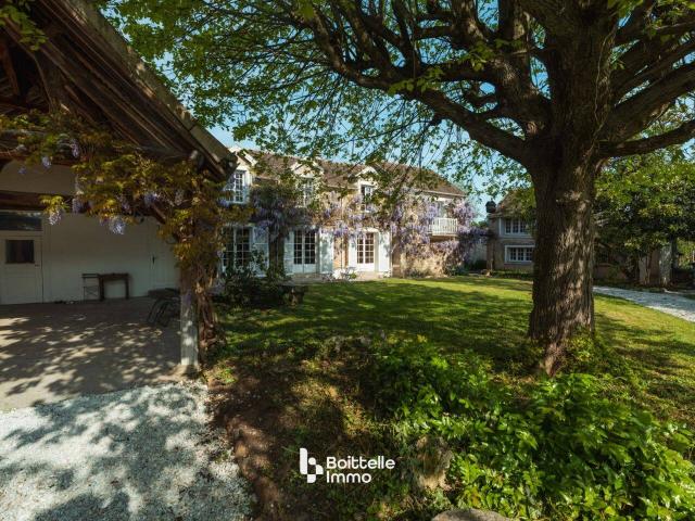 Maison 285 m2 Dammarie les Lys