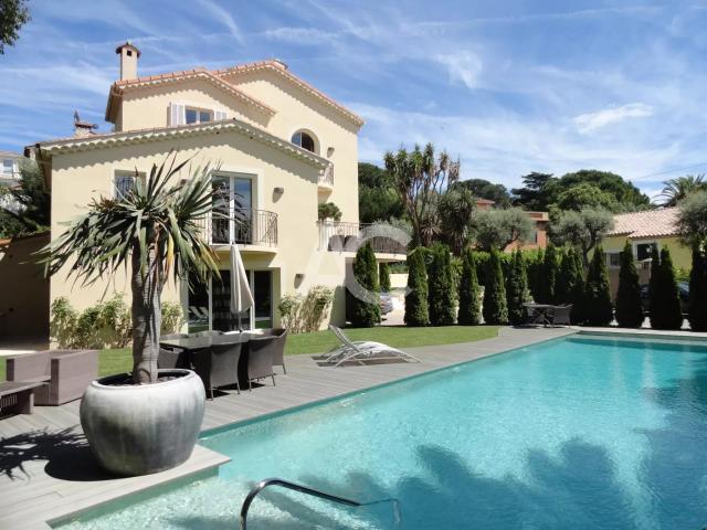 Maison 285 m²