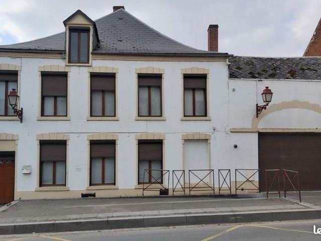 Maison 280 m² COUSOLRE